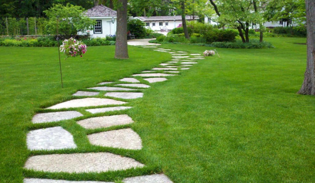 Irregular Eden stone stepper path with lawn joints - Hirsch Brick and Stone